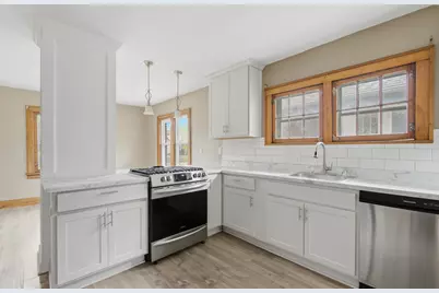 2432 N 55th St, Milwaukee, WI 53210 - Photo 5