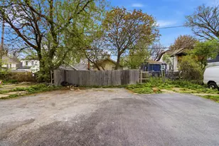 2432 N 55th St, Milwaukee, WI 53210 - Photo 35