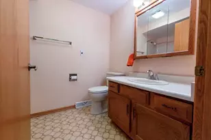 1816 Camelot Blvd, Sheboygan, WI 53081 - Photo 9