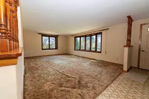 1816 Camelot Blvd, Sheboygan, WI 53081 - Photo 3