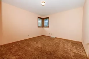 1816 Camelot Blvd, Sheboygan, WI 53081 - Photo 11