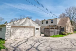 8031 N Whitney Rd, Fox Point, WI 53217 - Photo 23