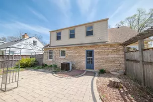 8031 N Whitney Rd, Fox Point, WI 53217 - Photo 9