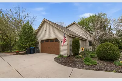 5099  Valley Trl, West Bend, WI 53095 - Photo 3