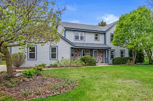 4039 W Cypress Ln, Franklin, WI 53132 - Photo 3