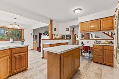 4039 W Cypress Ln, Franklin, WI 53132 - Photo 13
