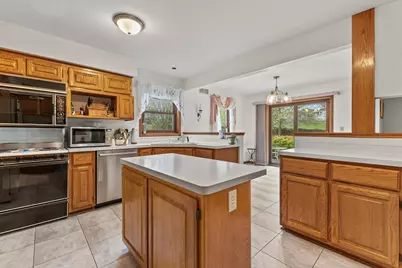 4039 W Cypress Ln, Franklin, WI 53132 - Photo 11