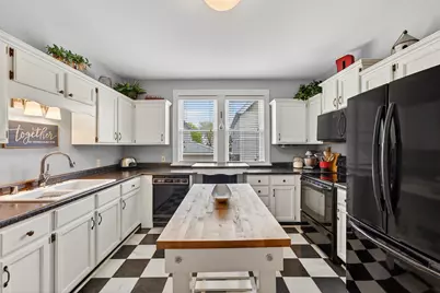 1723 E Ontario St #1725, Milwaukee, WI 53207 - Photo 15
