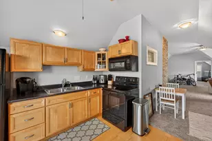 1723 E Ontario St, Milwaukee, WI 53207 - Photo 39