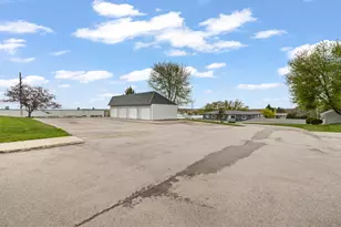 1700 Creek Rd, West Bend, WI 53090 - Photo 7