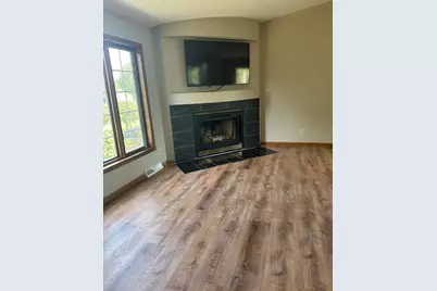 7765 S Mission Dr, Franklin, WI 53132 - Photo 13