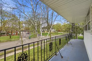W56N710 Hawthorne Ave, Cedarburg, WI 53012 - Photo 15