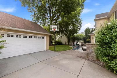 2434 N 93rd St, Wauwatosa, WI 53226 - Photo 31