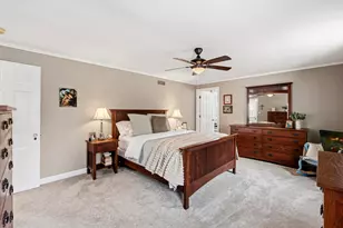 2434 N 93rd St, Wauwatosa, WI 53226 - Photo 15
