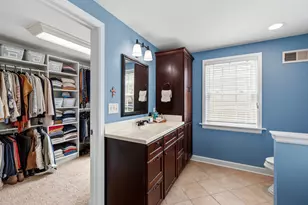 2434 N 93rd St, Wauwatosa, WI 53226 - Photo 17