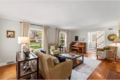 2434 N 93rd St, Wauwatosa, WI 53226 - Photo 5