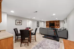 2434 N 93rd St, Wauwatosa, WI 53226 - Photo 23