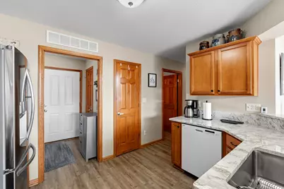 852  Ashley Ave, Port Washington, WI 53074 - Photo 9