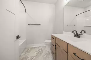 1733 Palmer Ct, Hartford, WI 53027 - Photo 17