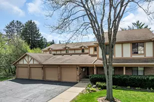 709 S Lake Shore Dr, Lake Geneva, WI 53147 - Photo 3