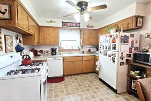 2834 E Eaton Ln, Cudahy, WI 53110 - Photo 7