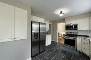 15200 Briaridge Ct, Elm Grove, WI 53122 - Photo 9