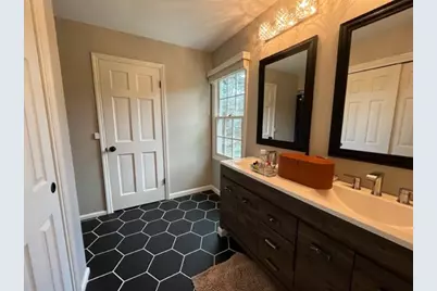 15200  Briaridge Ct, Elm Grove, WI 53122 - Photo 19