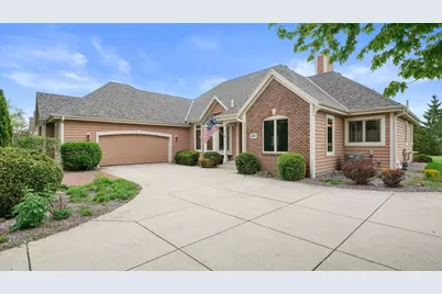 6065 S Preston Ln, New Berlin, WI 53151 - Photo 3