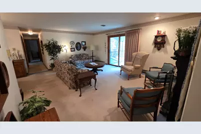 1425  Sun Valley Dr #202, Racine, WI 53406 - Photo 5