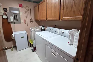 1425 Sun Valley Dr, Racine, WI 53406 - Photo 21