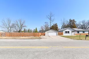 26314 Fries Ln, Racine, WI 53185 - Photo 35