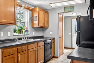 1525 Holley St, Holmen, WI 54636 - Photo 9