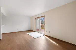 1015 E Woodview Ct, Slinger, WI 53086 - Photo 9