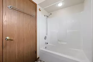 1015 E Woodview Ct, Slinger, WI 53086 - Photo 23