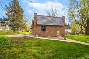 243 W Sumner St, Hartford, WI 53027 - Photo 29