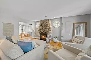 1069 Sauganash Dr, Fontana, WI 53125 - Photo 9