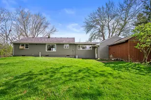 N40W26975 Capitol Dr, Pewaukee, WI 53072 - Photo 21