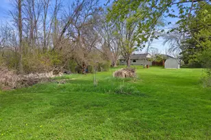 N40W26975 Capitol Dr, Pewaukee, WI 53072 - Photo 25