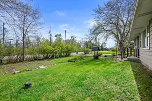 N40W26975 Capitol Dr, Pewaukee, WI 53072 - Photo 23