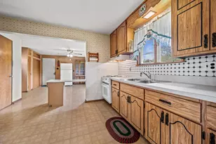 N40W26975 Capitol Dr, Pewaukee, WI 53072 - Photo 5