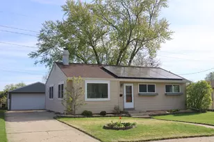 1627 Birch Dr, Waukesha, WI 53188 - Photo 3