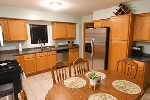 1627 Birch Dr, Waukesha, WI 53188 - Photo 7