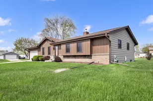 6967 S Tumble Creek Dr, Franklin, WI 53132 - Photo 3