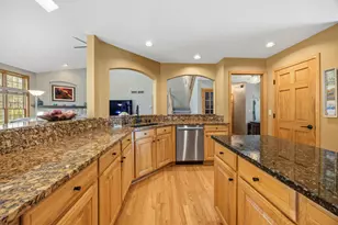 207 Woodlands Ct, Hartland, WI 53029 - Photo 11