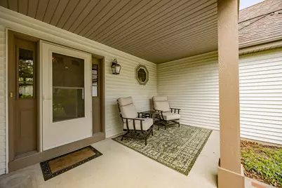 207  Woodlands Ct, Hartland, WI 53029 - Photo 3