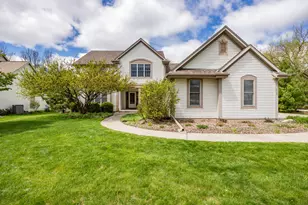 207 Woodlands Ct, Hartland, WI 53029 - Photo 1