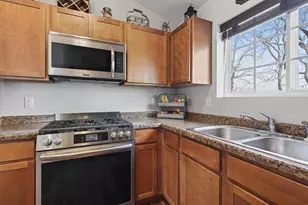 W197N16960 Stonewall Dr, Jackson, WI 53037 - Photo 3