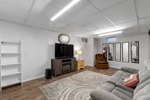 W169N8921 Hoyt Dr, Menomonee Falls, WI 53051 - Photo 23