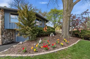 W169N8921 Hoyt Dr, Menomonee Falls, WI 53051 - Photo 3