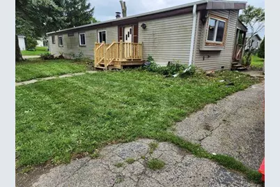815  Eastown Manor -, Elkhorn, WI 53121 - Photo 1